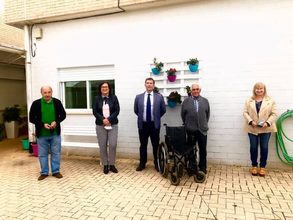 Rotary Club Curia Bairrada doa cadeira-de-rodas à Instituição!